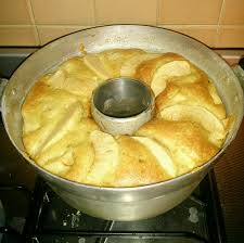 Il pollo andrà diviso in pezzi in modo che cuocia in maniera uniforme, potrete optare per delle sovracosce oppure per dei fusi di pollo o ancora per dei bocconcini di petto di pollo. Torta Di Mele Nella Pentola Fornetto La Tartaruga