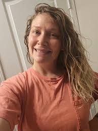 Tess Bowman's Instagram, Twitter & Facebook