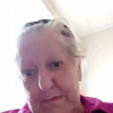 Donna Rawlings's Instagram, Twitter & Facebook