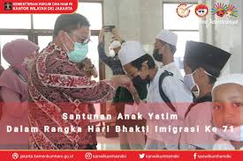 Adapun ke 25 anak yatim tersebut terdiri dari 15 orang anak yatim perempuan dan 10 orang anak yatim laki laki. Santunan Anak Yatim Dalam Rangka Hut Imigrasi Ke 71 Kanwil Kementerian Hukum Dan Hak Asasi Manusia Dki Jakarta