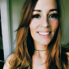 Alicia Ouellette's Instagram, Twitter & Facebook