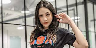 Sebelumnya diketahui jika rumah tangga rachel dan niko al hakim kandas pada februari 2021 lalu. Dikabarkan Dekat Dengan Rachel Vennya Ini 4 Fakta Sosok Salim Nauderer Merdeka Com