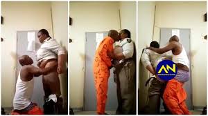 In prison, inmates and warders often watch big matches together during the weekend. Jju9j Nbdjx1wm