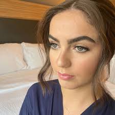 𝐊𝐫𝐢𝐬𝐭𝐞𝐧 𝐅𝐚𝐢𝐫 𝐌𝐚𝐤𝐞𝐮𝐩