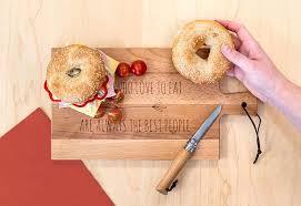 Tout Pour Le La Prof Cuisinier Cuisiniere Une Planche A Decouper En Bois Personnalisee Planche A Decouper Bois Planche A Decouper Cadeau Photo