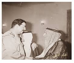 الشيخ بديوي عاصي السند الكربولي شيخ عموم عشيرة الكرابله خلال لقائه بالرئيس العراقي صدام حسين Male Sketch Male Art