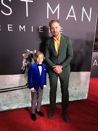 We bring you this movie in multiple definitions. Ryan Gosling S Biggest Red Carpet Competition Houstonian Gavin Warren