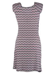 De meest populaire materialen voor een zomerjurk zijn zachte zijde, losse gebreide kleding en dun katoen. Roze Gestreepte Halflange Dames Zomerjurk One Size Bk Leder