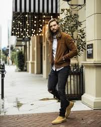 Da diese schuhe klassisch und zeitlos sind, passen sie zu jeans genauso auch sportliche chelsea boots aus velourleder und im materialmix passen besser zu legeren hosen, die modelle aus feinem kalbsleder sehen dagegen edler aus. Wie Chelsea Boots Mit Hose Zu Kombinieren 956 Fruhling Herren Outfits 2021 Lookastic