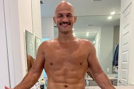 Перевод контекст junior c английский на русский от reverso context: Junior Dos Santos Explains What Would It Take For Him To Cut To 205 Mma Fighting