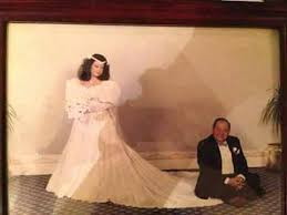 من أهم مسرحيات جورج سيدهم (أهلًا يادكتور) و(المتزوجون) و(حب في التخشيبة) و(فندق الأشغال الشاقة) و(موسيقى في الحي الشرقي)، ومن أعماله التليفزيونية (بوابة الحلواني). Ù…Ø§Ø¬Ø¯ Ø§Ù„Ø«Ù…Ø§Ù†ÙŠÙ†Ø§Øª V Twitter ØµÙˆØ±Ø© Ø²ÙØ§Ù Ø¬ÙˆØ±Ø¬ Ø³ÙŠØ¯Ù‡Ù… Ø­Ù†ÙÙŠ Ø¹Ø§Ù„Ù… Ø§Ù„Ø°Ø±Ø§Øª ÙÙŠ Ù…Ø³Ø±Ø­ÙŠØ© Ø§Ù„Ù…ØªØ²ÙˆØ¬ÙˆÙ†