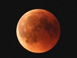 Supermoons lining up with lunar eclipses aren't uncommon. 93fe4sakbpgwzm