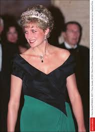 Amantul ei de atunci, dodi fayed, a murit pe loc, în timp ce ea a fost, inițial, transportată la spital. Imagini Cu Masina In Care A Murit Printesa Diana Citeste Toate Articolele Despre Imagini Cu Masina In Care A Murit Printesa Diana Pagina 1 Din 1 Antena 1