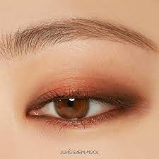 甘めタレ目メイクで愛され顔に タレ目メイク アイシャドウ グラデーション ナチュラルメイク アイシャドウ