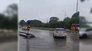 Weather Meerut: मेरठ में भारी बारिश, स्कूल बंद, AQI में सुधार - Imagen principal del artículo