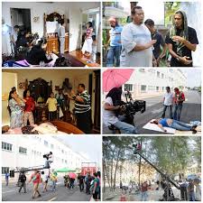 But, manja is a leader of a pack of gangsters, which she tries to hide from herry. Bini Biniku Gangster Home Facebook
