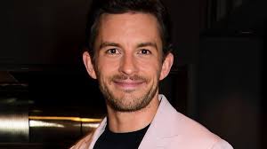 Good morning Bridgerton followers. Another random selection of photos for  you to view. Enjoy them and have a very good day.