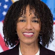 Ayanna Edmonds's Instagram, Twitter & Facebook