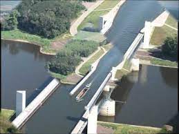 The magdeburg water bridge is a navigable aqueduct in germany, opened in october 2003 and part of the magdeburg crossing of waterways. Magdeburg Water Bridge Youtube