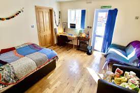 Currently On Almost Lockdown In My Single Room Apartment Ive Been Sleeping Working Eating And Relaxing In This Room For 3 Weeks Now Apartment Room Room Home