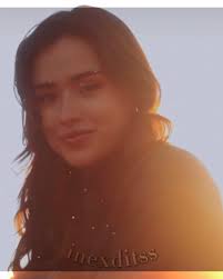 La Reine que Tu Penses Être: Isabella Hebert