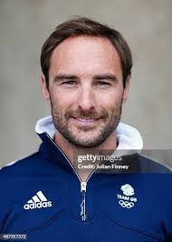 Elliot Willis's Instagram, Twitter & Facebook