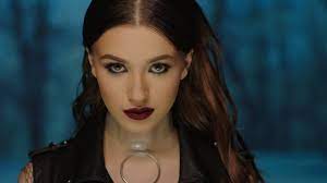 59,925 likes · 69 talking about this. Ioana Ignat Ma Dezindragostesc Official Video Chords Chordify