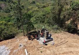 Construcción de puentes zarzos mejora acceso y seguridad en comunidades de difícil acceso