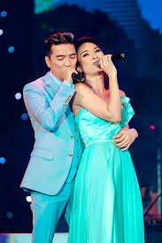 Đàm vĩnh hưng là một trong những nghệ sĩ rất hay làm từ thiện. Ä'am VÄ©nh HÆ°ng Tá» Tinh Vá»›i Má»¹ Tam Trong Ä'em Nháº¡c Há»™i Ngá»™ Thang TÆ° Vov Vn