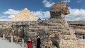 With our egypt tour packages, every traveler will experience a simple and efficient manner of booking mesmerizing nile river cruises, the best tours in egypt & travel packages, and highly affordable vacations to egypt accompanied with the finest service, comfort, and sense of safety through all the incredible destinations of egypt such as the land of wonders cairo, the mythical golden lands of. Agypten Und Der Sphinx Guckt Zu Der Spiegel