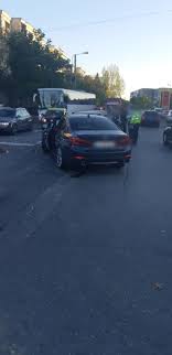 Astfel, polițiștii rutieri au pornit în urmărirea mașinii, care a fost dată în consemn colegilor aflați în direcția spre care se îndrepta fugarul. Foto Ploiesti UrmÄrire In Trafic Ca In Filme Soferul A Oprit Doar DupÄ Ce A Creat Un Carambol Urias