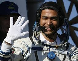 شيخ مظفر شکور المصري بن شيخ مصطفى; Biodata Sheikh Muszaphar Shukor Angkasawan Negara Ilabur