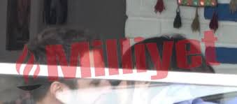 Kanal d'nin final yapan dizisi zalim i̇stanbul'da oynayan bahar şahin ve ozan dolunay'ın öpüştükleri fotoğraflar basına sızdı. Bahar Sahin Aski Rol Arkadasi Ozan Dolunay Da Buldu