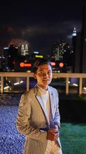 Tajul adalah seorang penyanyi pendatang baru asal malaysia yang sedang. Lirik Lagu Sedalam Dalam Rindu Tajul