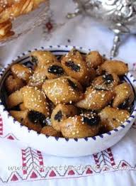Mini Makrout Aux Dattes Mekroud Aux Dattes Et Miel Le Blog De Recette De Ratiba Gateaux Algeriens Cuisine Facile Gateau Facile Makrout Aux Dattes Recette Makrout Makrout