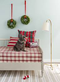 Lights are always an integral part of the christmas celebration, and the christmas living room decor ideas you see here make great use of shining white lights. 78 Diy Christmas Decorations Homemade Christmas Decor Ideas