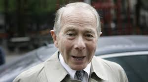 Former AIG boss Hank Greenberg loses bid to dismiss NY case