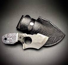 Couteau De Forge Et De Coutellerie En 2020 Couteau De Combat Couteau Couteau Tactique