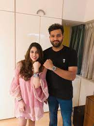 Rohit sharma's wife giving such cute and loving expression. Rohit Sharma On Twitter Find A Wife You Can Swap Watches With Hublot Ritssajdeh