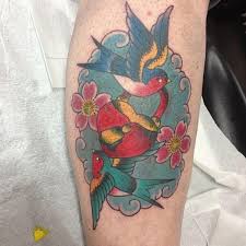 Tom and katie holmes became the parents of suri cruise, who was born on april 18, 2006 in los angeles, california. New School Schwalben Herz Tattoo Von Elektrik Revolver