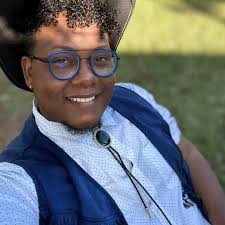 Did you know using Epsom salts for your garden! 🌱✨ Can boost plant growth,  germination, and flowering while deterring pests and aiding in nutrient  uptake. Perfect for a thriving garden! 🌿👩 🌼🍅