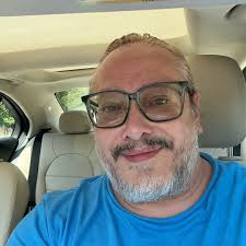 Who here likes scalloped cutaways? Or is it just me?