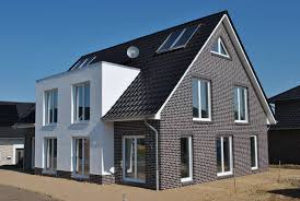 Dem vorausgehend genießen unsere kunden besonders kompetente beratung und eine umfassende betreuung, die sich über. Doppelhaus Bauen In Hamburg Mit Je Uber 110 M Grundriss Blohm Gmbh