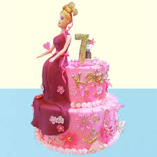 The princess theme diaper cake brings out the princess in everyone. Glamours Barbie Cake Winni In