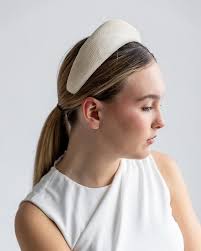 De los zapatos al tocado: 15 firmas que te ayudarán a hacer viral tu  vestido de novia