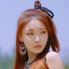 Pin By Kpopina179 Scarlett On Chung Ha Pretty Celebrities Kpop Girls Candy Girl