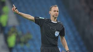 Notenbester schiedsrichter war frank gettke mit einem schnitt von 2,50, er pfiff jedoch nur einmal bundesliga. Schiedsrichter Gehalt So Viel Verdienen Die Unparteiischen