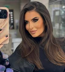 Profesionalno sminkanje za sve prilike. Koristimo samo najkvalitetniju  sminku od najboljih brendova brendova(mac, huda i slicne). Termin mozete  zakazati putem instagrama ili preko broja telefona 066/224-115 🫶🏻  #_makeup__maaax✨