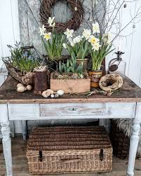Die Zeit Vergeht Im Garten Von Eugenie Ostern Dekoration Garten Beton Beton Dekoration Die Eugenie Garten Ostern In 2020 Garden Deco Plant Pot Diy Garden Decor