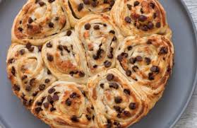 Potete prepararle con la confettura che preferite, o con ingredienti per circa 15 girelle. Torta Di Girelle Ricette Con La Pasta Sfoglia Gia Pronta Ultime Notizie Flash